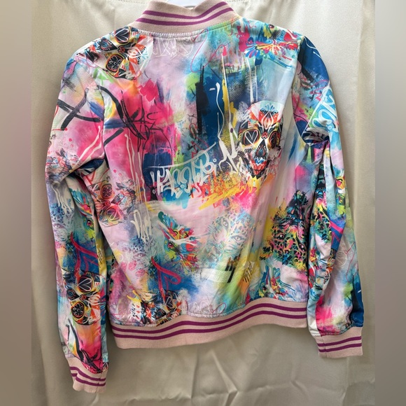 Size small.  Fits. Size 4 and 6. - Picture 2 of 5